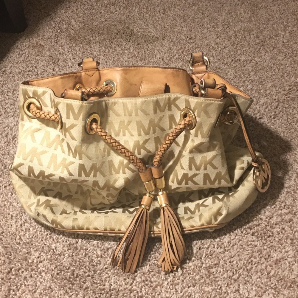 Michael Kors MK SignatureLogoDrawstringBraided Bag